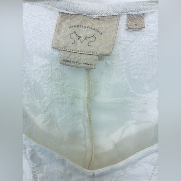 Vanessa Virginia Asymmetrical Sleeveless Lace Tunic Top - Picture 4 of 5